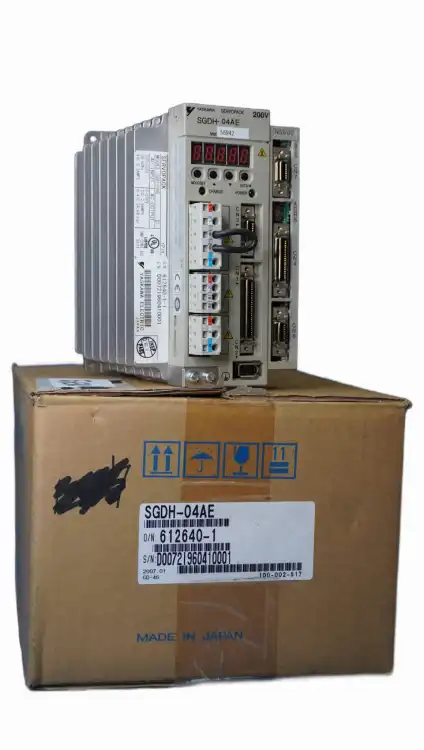 Yaskawa-SGDH04AE-JUSPNS600-Serwonapęd