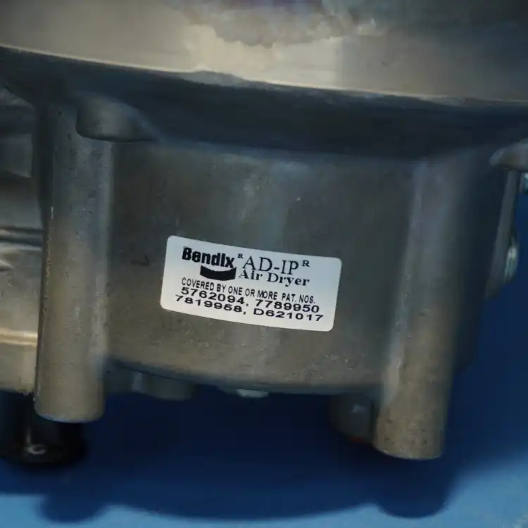 BENDIX-5762094-7789950-7819958-D621017-Osuszacz-powietrza-wada-6