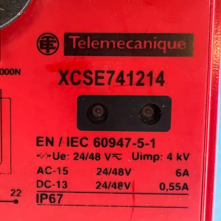 Telemecanique-XCSE741214-Wyłącznik-krańcowy-bezpieczeństwa-2
