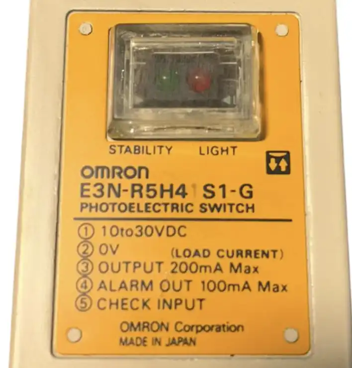 Omron-E3NR5H41S1G-E3NR5H41S1G-Czujnik-fotoelektryczny-4
