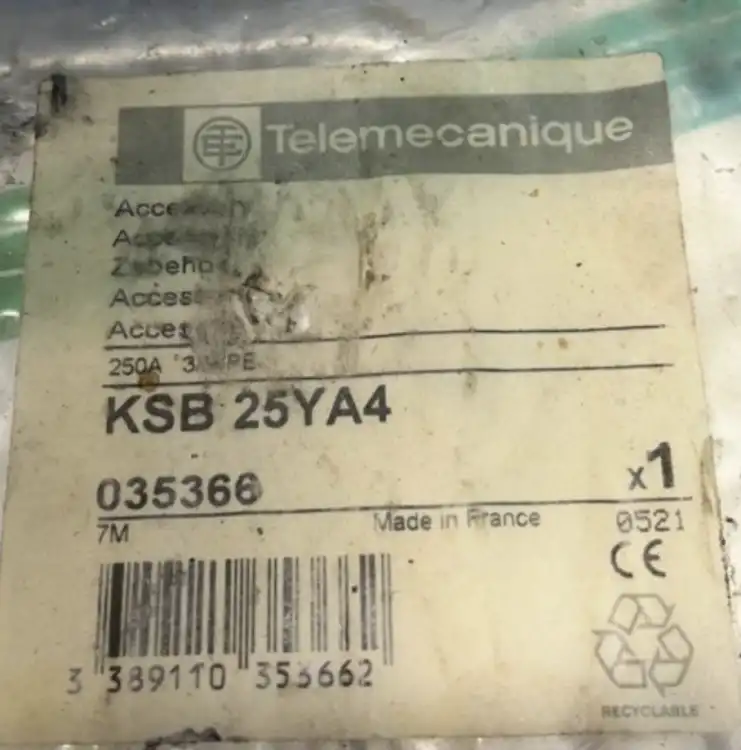 Telemecanique-KSB-25YA4-KSB25YA4-Blok-złącza-szynowego-250A-3P+PE-3