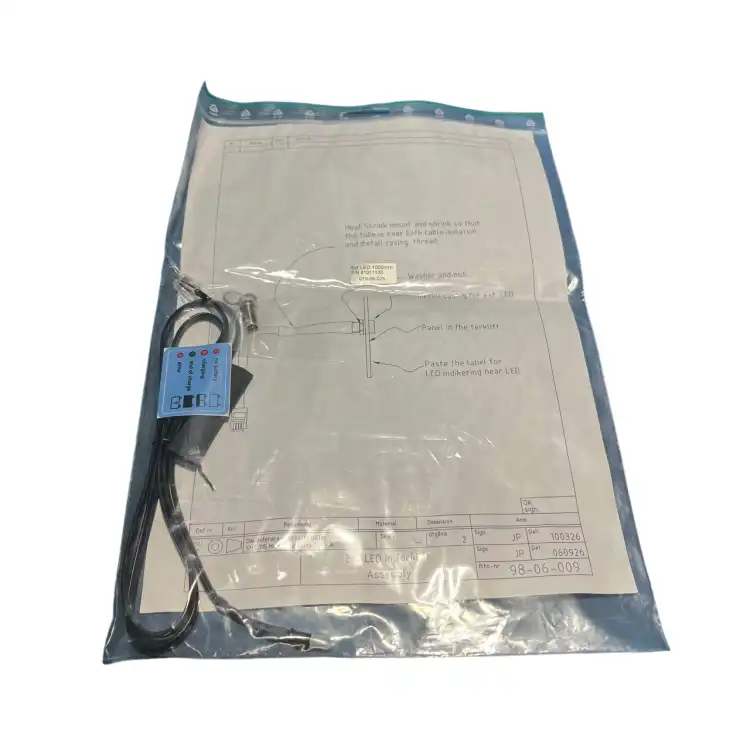 81011135-zewnętrzna-lampa-LED-w-zespole-wózka-widłowego-LED-1000mm-–
