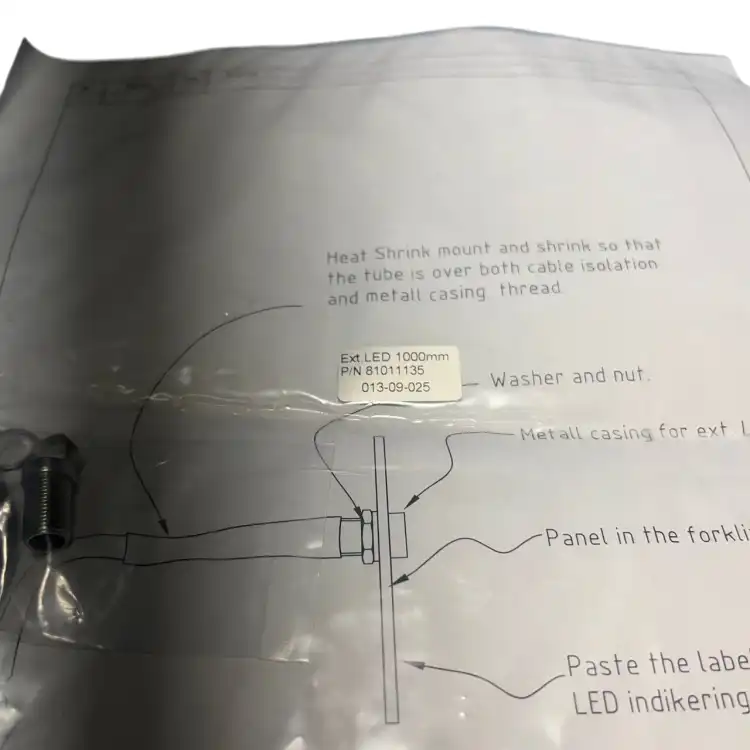 81011135-zewnętrzna-lampa-LED-w-zespole-wózka-widłowego-LED-1000mm-–-3