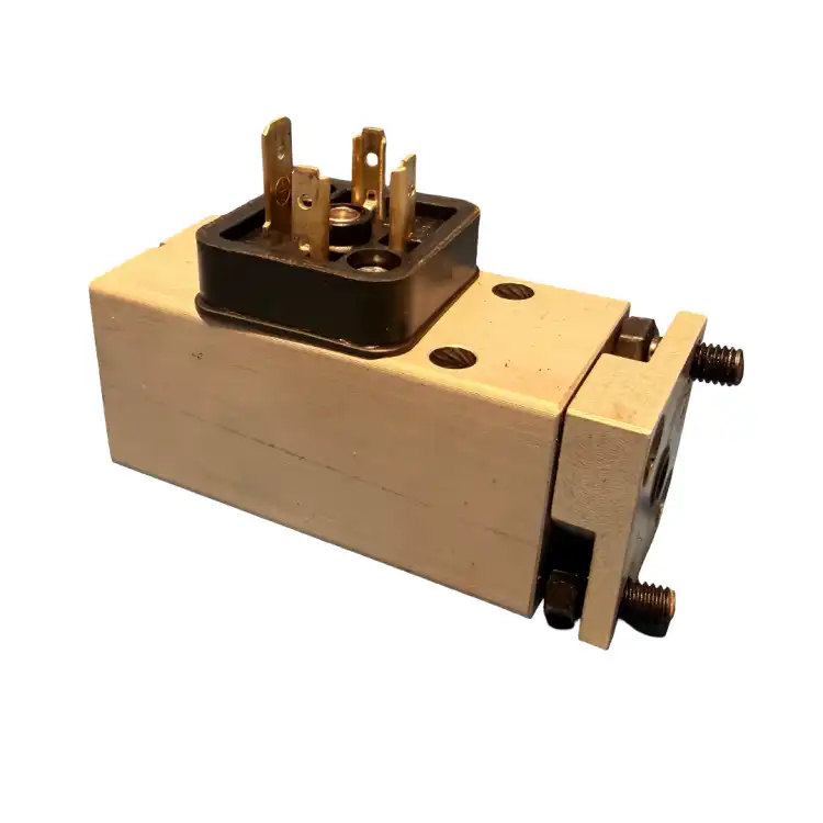 Poclain-Hydraulics-TS4400VAL24-4005954V-Przełącznik-ciśnienia-5