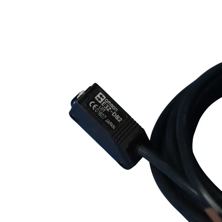 OMRON-E3ZD82-E3ZD82-Przełącznik-fotoelektryczny-3