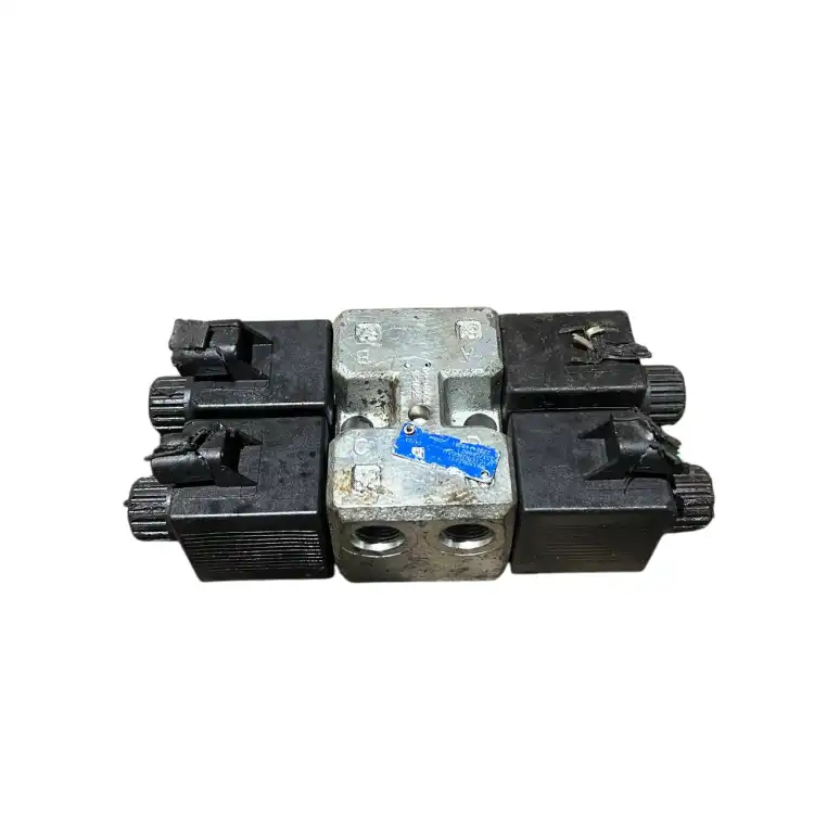 JCB-333-C6980-(Rexroth-R933002731)-Rozdzielacz-sterowania-do-3CX,-3DX,-5CX