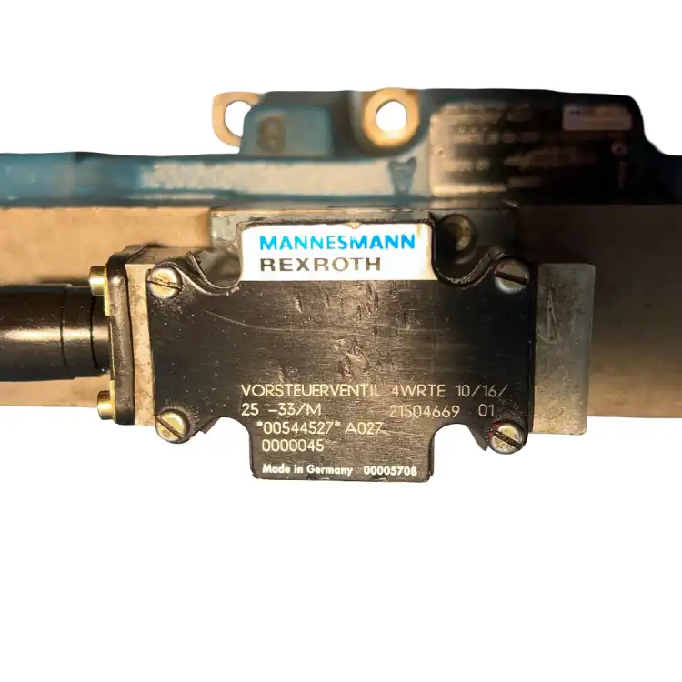 Rexroth-4WRTE-25-Q2-350P-31-6BG24K31-MR-00957395-Zawór-rozdzielający-4