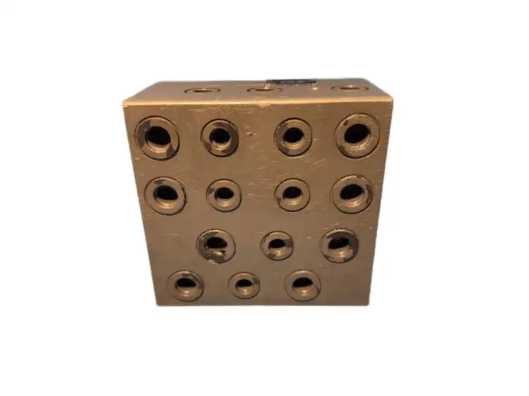 CNH-KRJ37700-(KYB-65300-20300)-Rozdzielacz-do-Case-CX210D-Case-CX220E-5