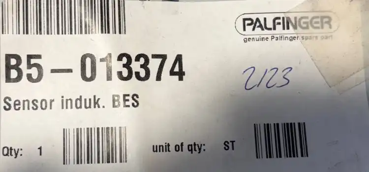 Palfinger-B5-013374-Balluff-BHS002L-Czujnik-indukcyjny-4
