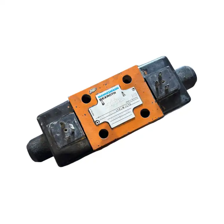 Mannesmann-Rexroth-4WE-10-J32-CW110N9Z5L-00589935-Zawór-hydrauliczny