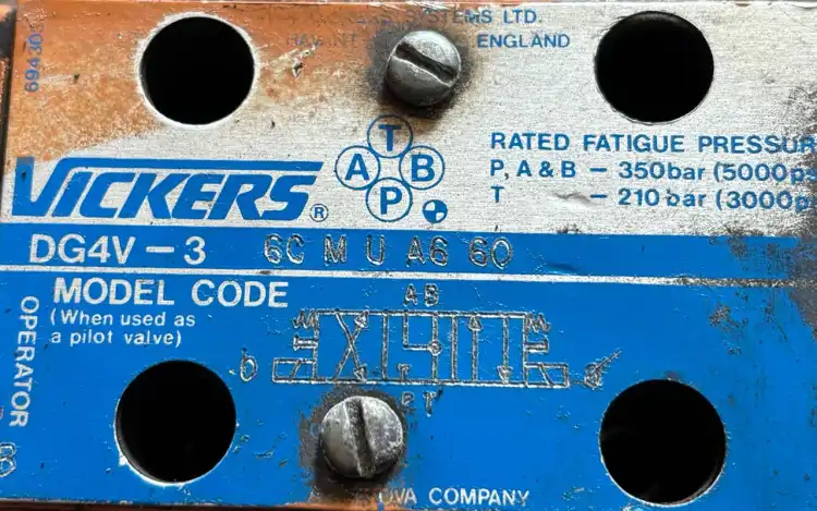 Vickers-DG4V-3-60-M-U-A6-60-DG4V-360MUA660-694303-Elektrozawór-350-bar-2