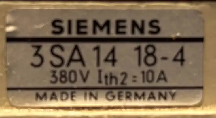 Siemens-3SA14-18-4-Wyłącznik-awaryjny-380V-10A-4