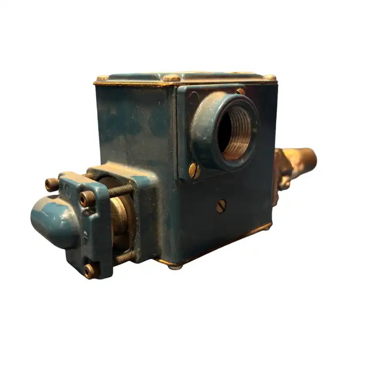 Amot-Controls-4140AK1E11EE4EE-Czujnik-ciśnienia-i-temperatury-0.28-3.72-Bar-4